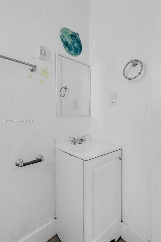 110 Nw 9th Ave #3 - Photo 5 of 9