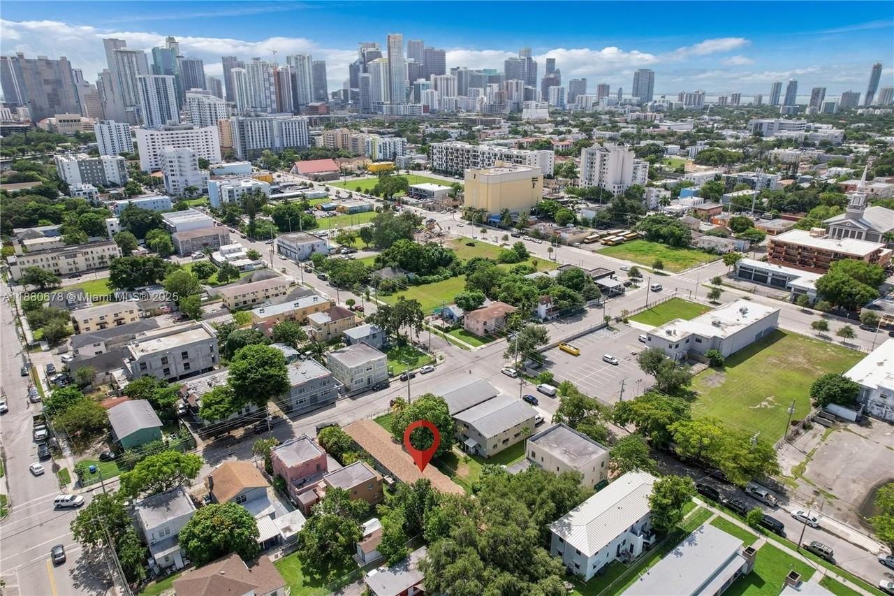 110 Nw 9th Ave #3 - Photo 7 of 9