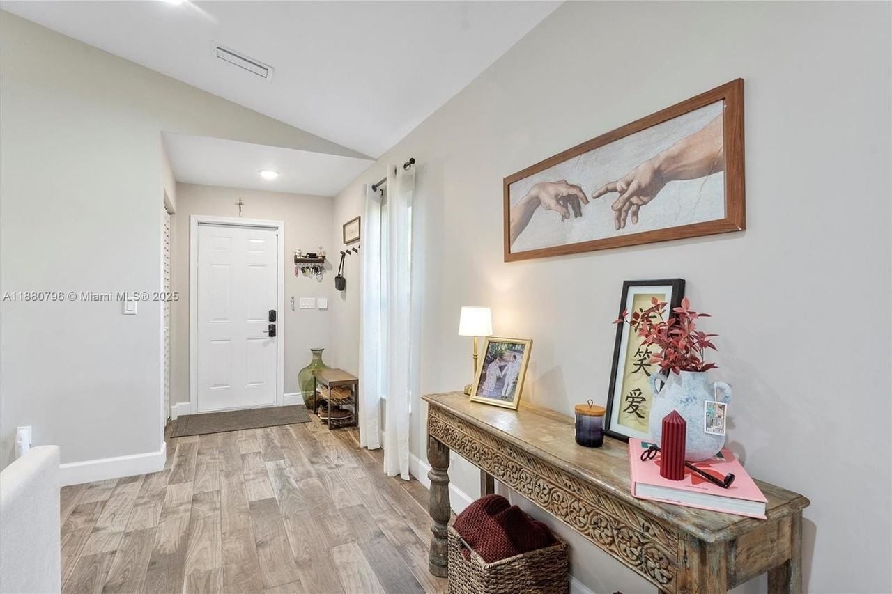 901 20th Street #901 - Photo 3 of 33