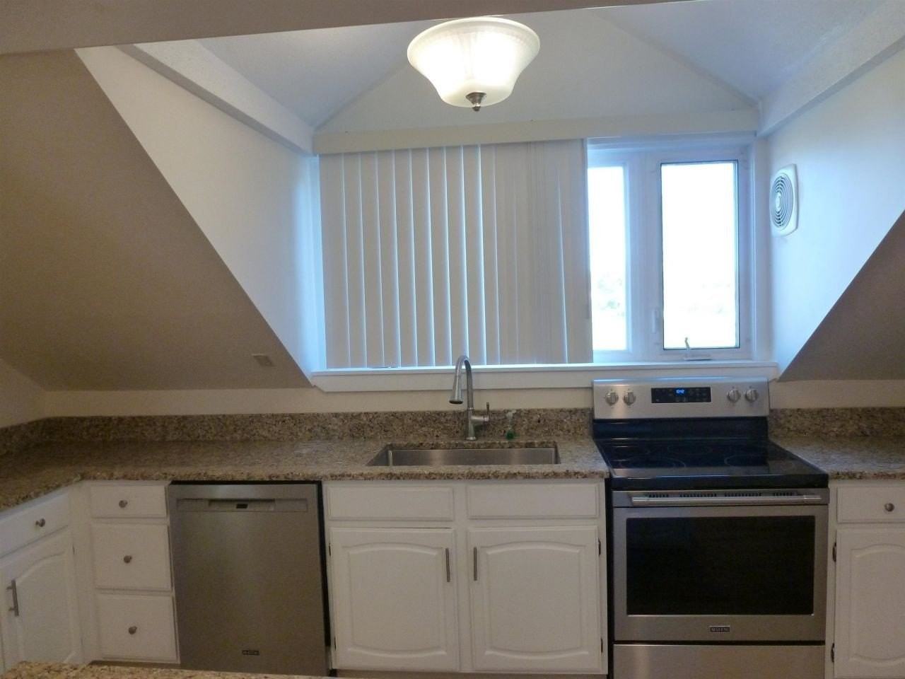 1155 Putney Rd #1A - Photo 4 of 12