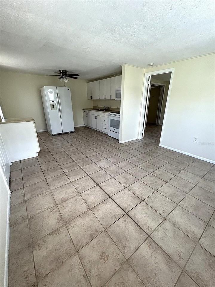 255 Pineapple St #3 - Photo 4 of 9