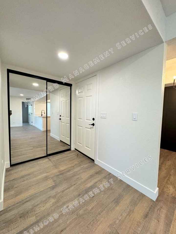 520 N Stapley Dr - Photo 7 of 36