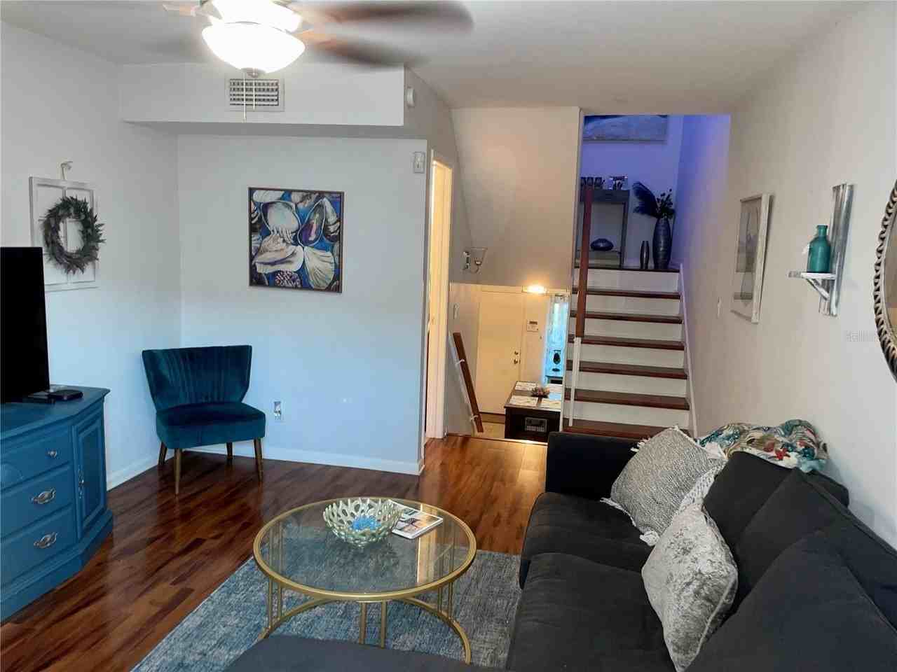 4304 La Vera Court - Photo 6 of 27