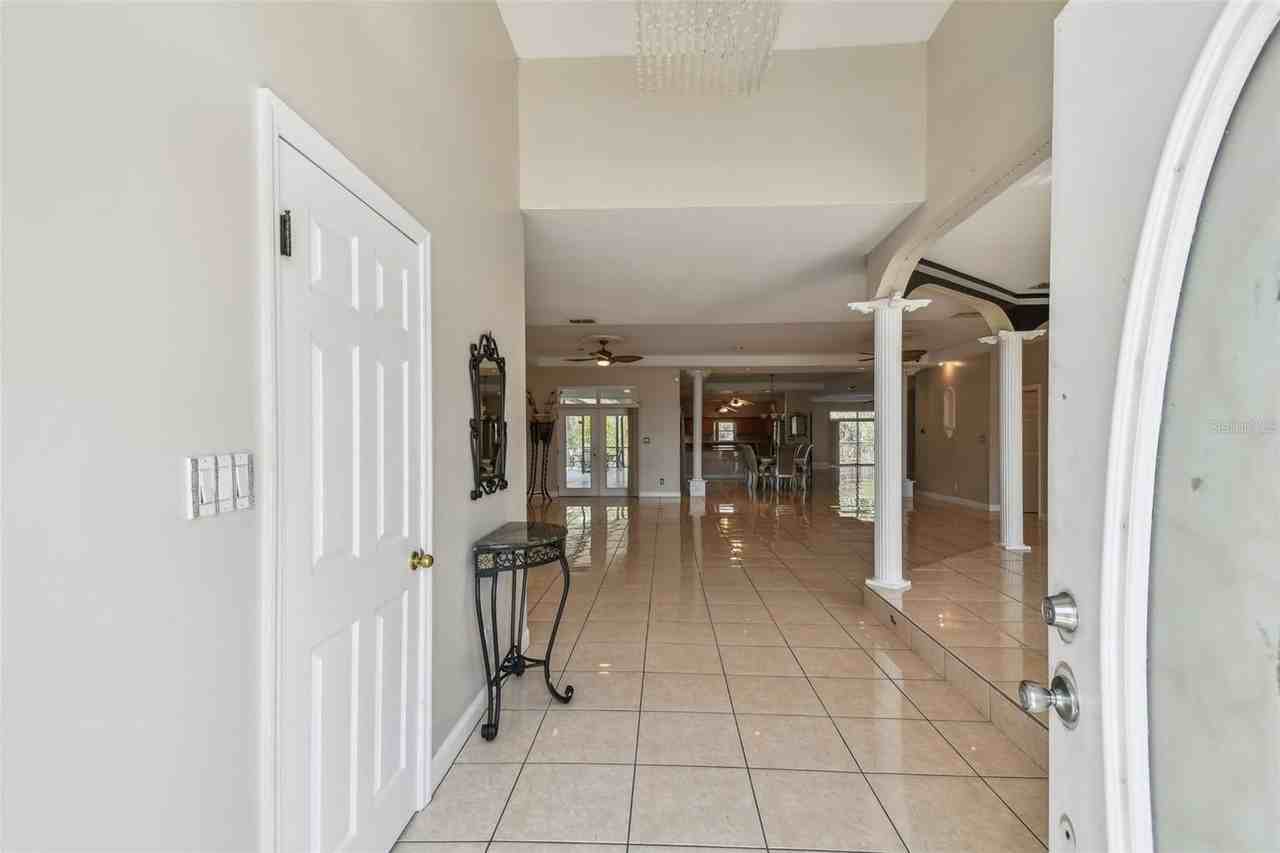 284 Peninsula Ave - Photo 2 of 38