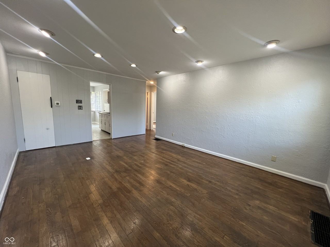 77 W Westfield Blvd - Photo 5 of 23