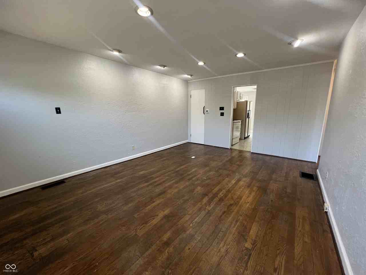 77 W Westfield Blvd - Photo 6 of 23