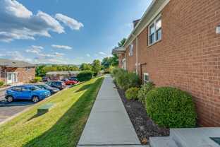 23 Alpine Dr #E - Photo 1 of 1