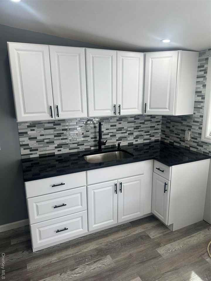 128 Lakeview Dr - Photo 2 of 9