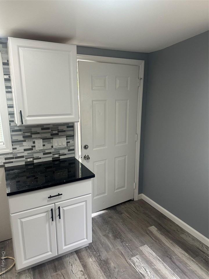 128 Lakeview Dr - Photo 4 of 9