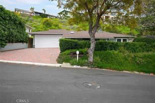 967 Oriole Dr - Photo 1 of 1