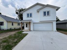3234 9th Ave - Photo 1 of 1