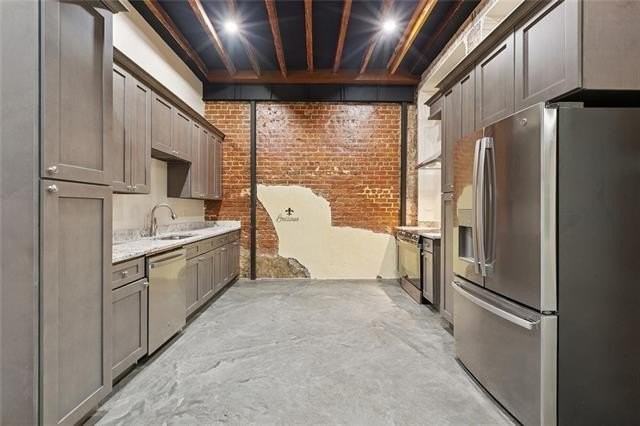 137 Carondelet Street #101 - Photo 3 of 12