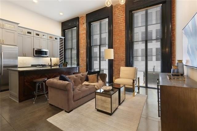 419 Carondelet St #203 - Photo 5 of 18