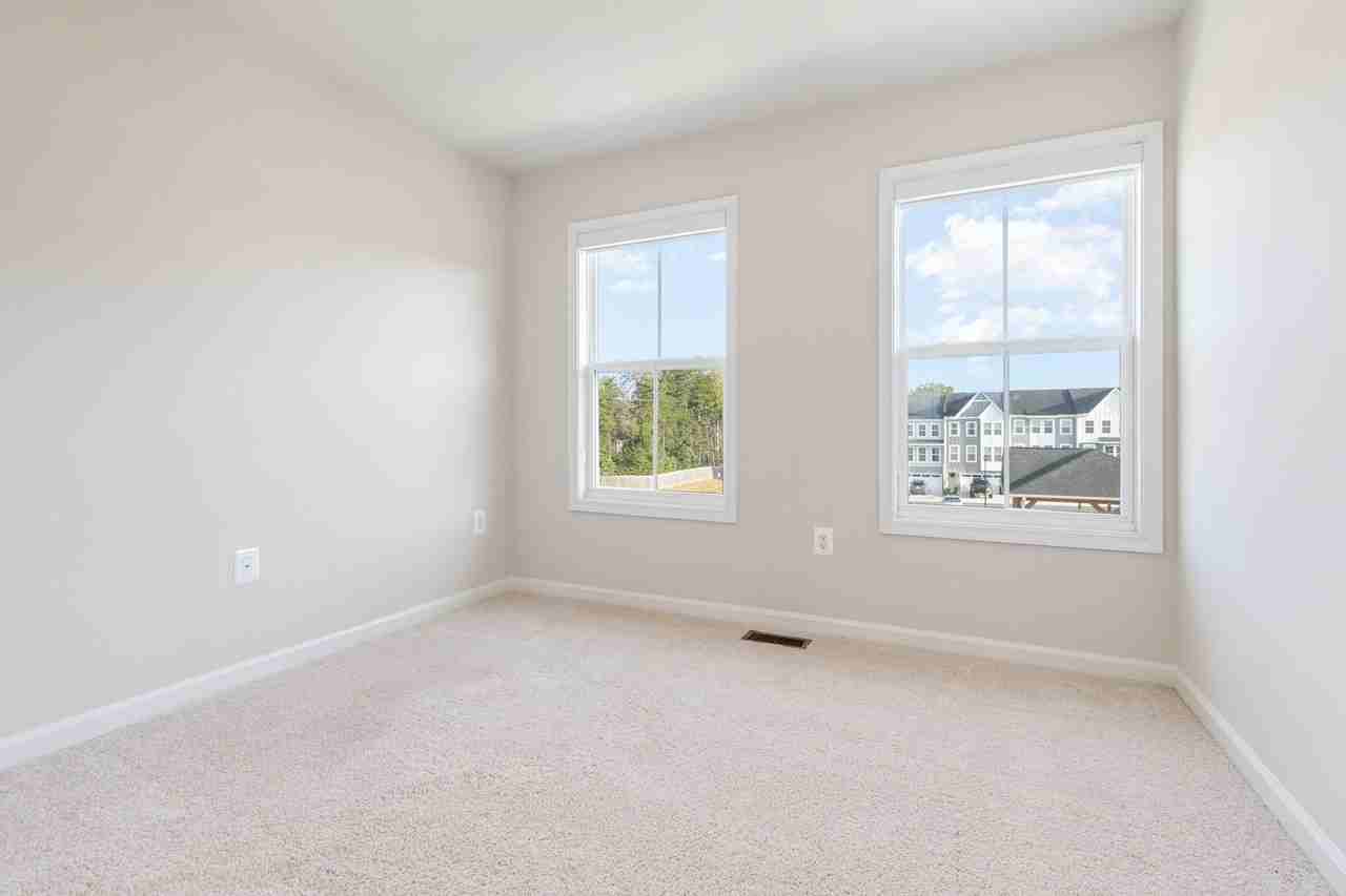 3916 Applegate Ct - Photo 3 of 35