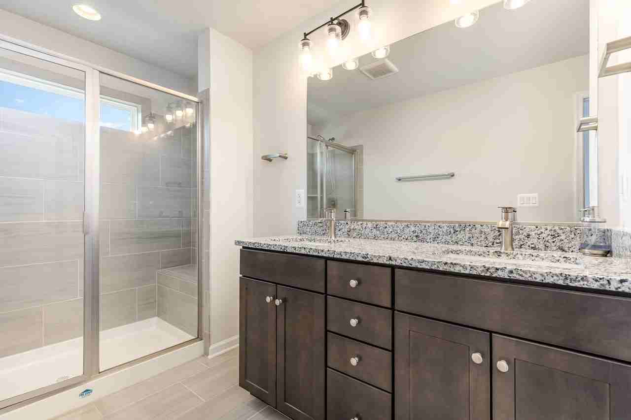 3916 Applegate Ct - Photo 4 of 35