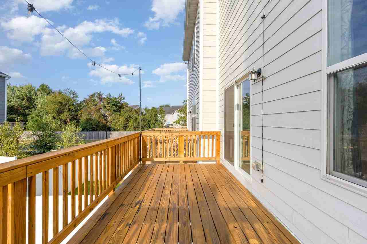 3916 Applegate Ct - Photo 7 of 35