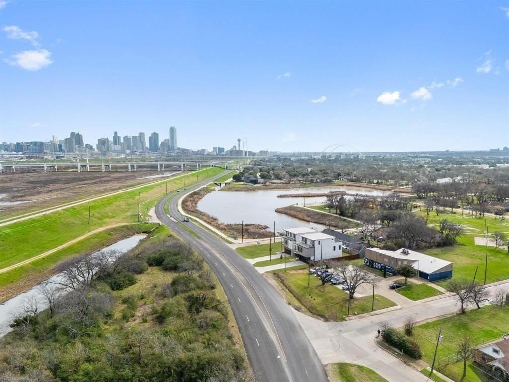 1424 Canada Dr - Photo 3 of 31