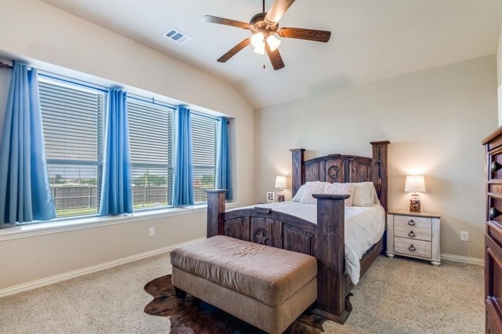 485 Collin St - Photo 6 of 13