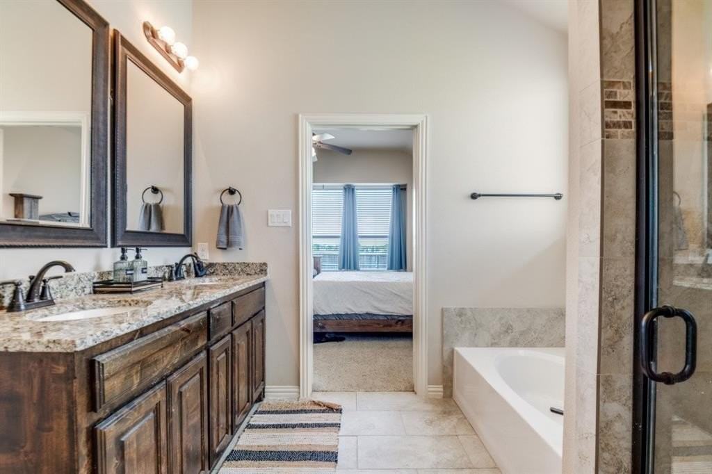 485 Collin St - Photo 7 of 13