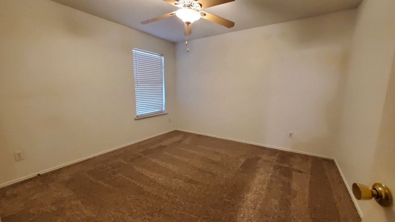 1500 Hickory Creek Ln - Photo 3 of 24