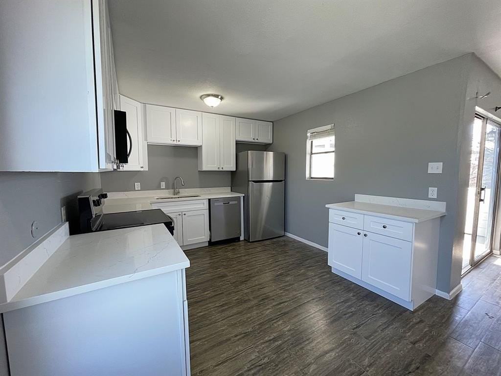 2107 Knoll Crest Dr - Photo 3 of 19