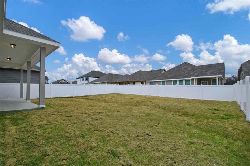 1613 Abbottsford Ave - Photo 7 of 14