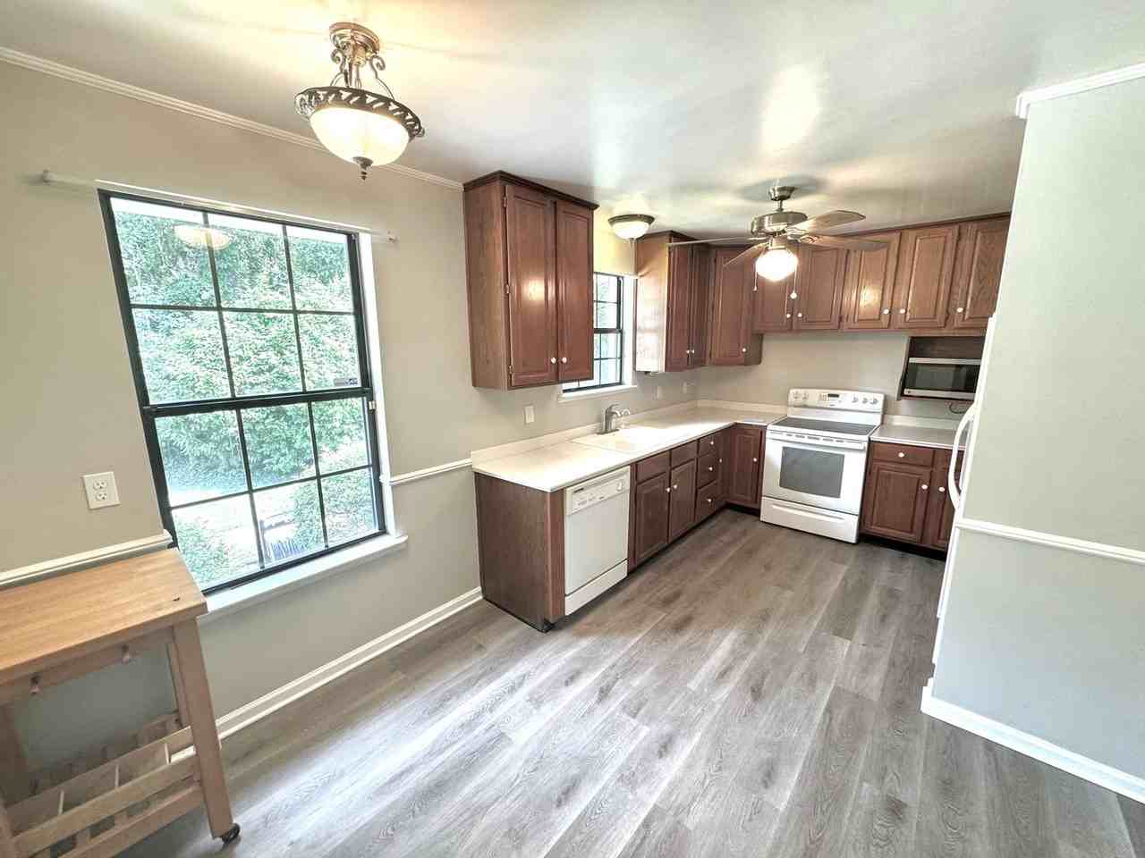 1692 Holly Oaks Lake Rd E - Photo 3 of 36