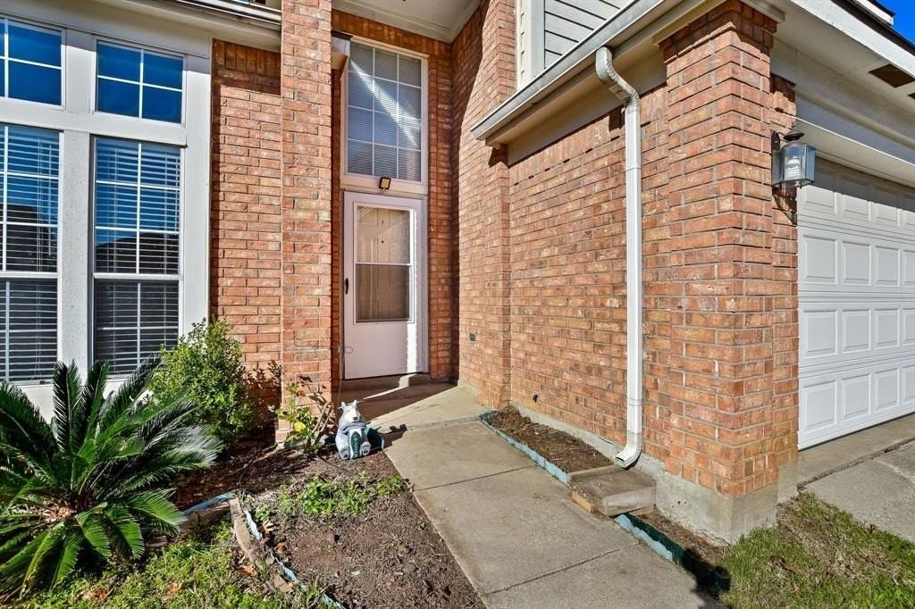 3325 Windchase Dr - Photo 3 of 26