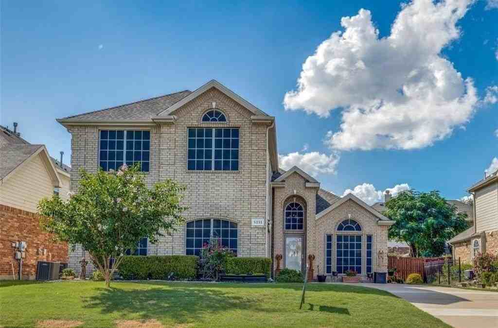 5231 Kathryn Dr - Photo 3 of 20