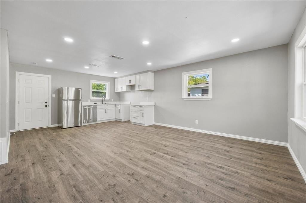 445 Canal - Photo 2 of 20