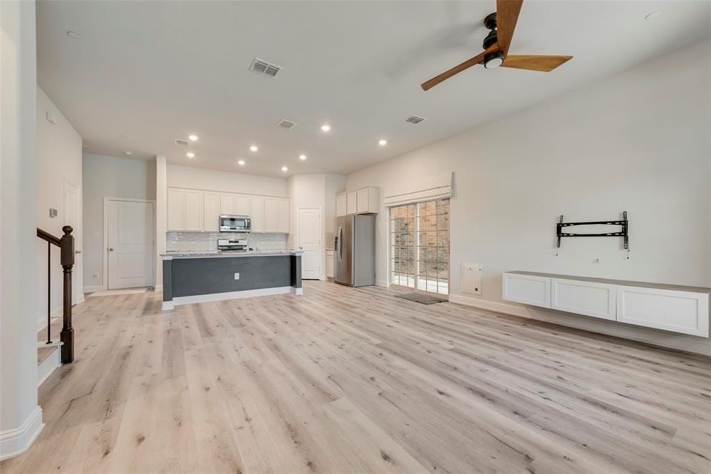 7617 Sunset Blvd - Photo 5 of 19