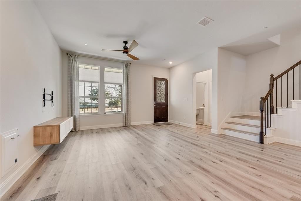 7617 Sunset Blvd - Photo 7 of 19