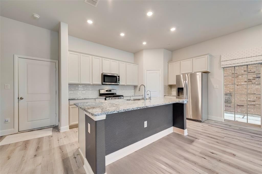 7617 Sunset Blvd - Photo 6 of 19