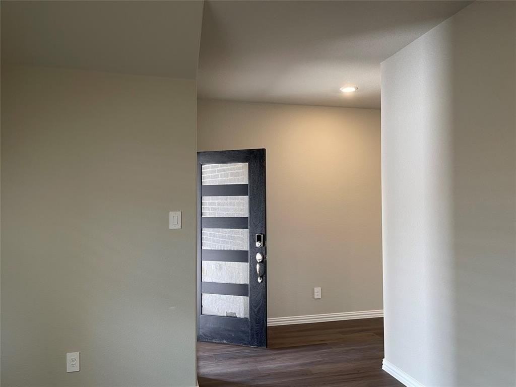 608 Easthill Dr - Photo 4 of 33