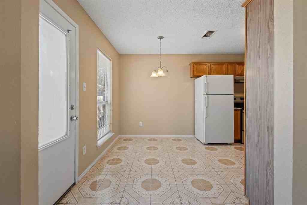 6003 Flyers Ln - Photo 6 of 23