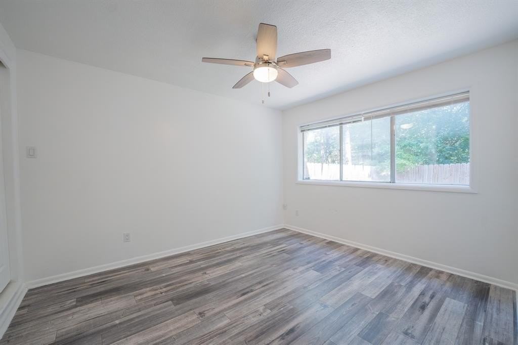 730 N Boulevard Ter - Photo 7 of 9