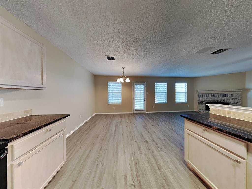 1529 Windward Lane - Photo 6 of 15