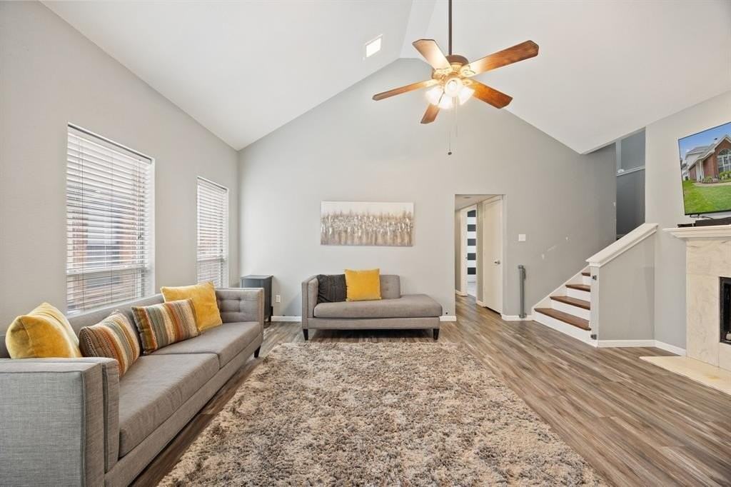 2016 Falcon Ridge Dr #B - Photo 3 of 11