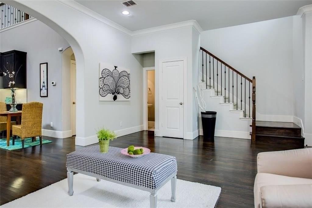 2221 Longwood Dr - Photo 6 of 28