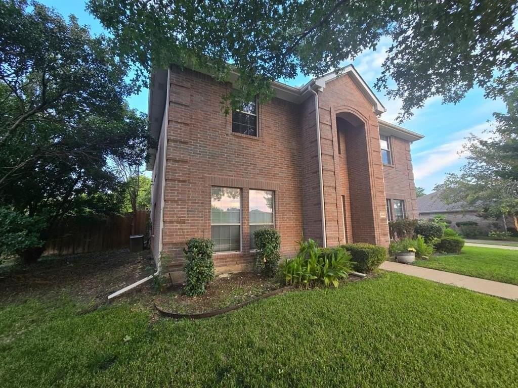 304 Ambrose Dr - Photo 3 of 34