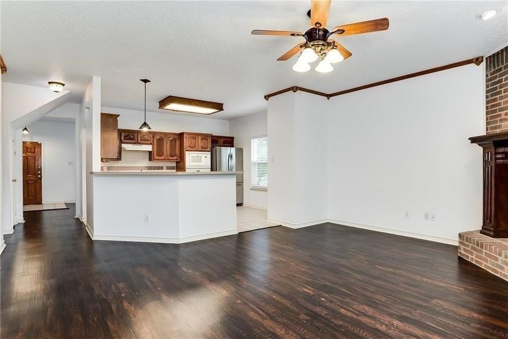 304 Ambrose Dr - Photo 7 of 34