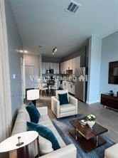 112 E Greenhill Ln - Photo 2 of 9