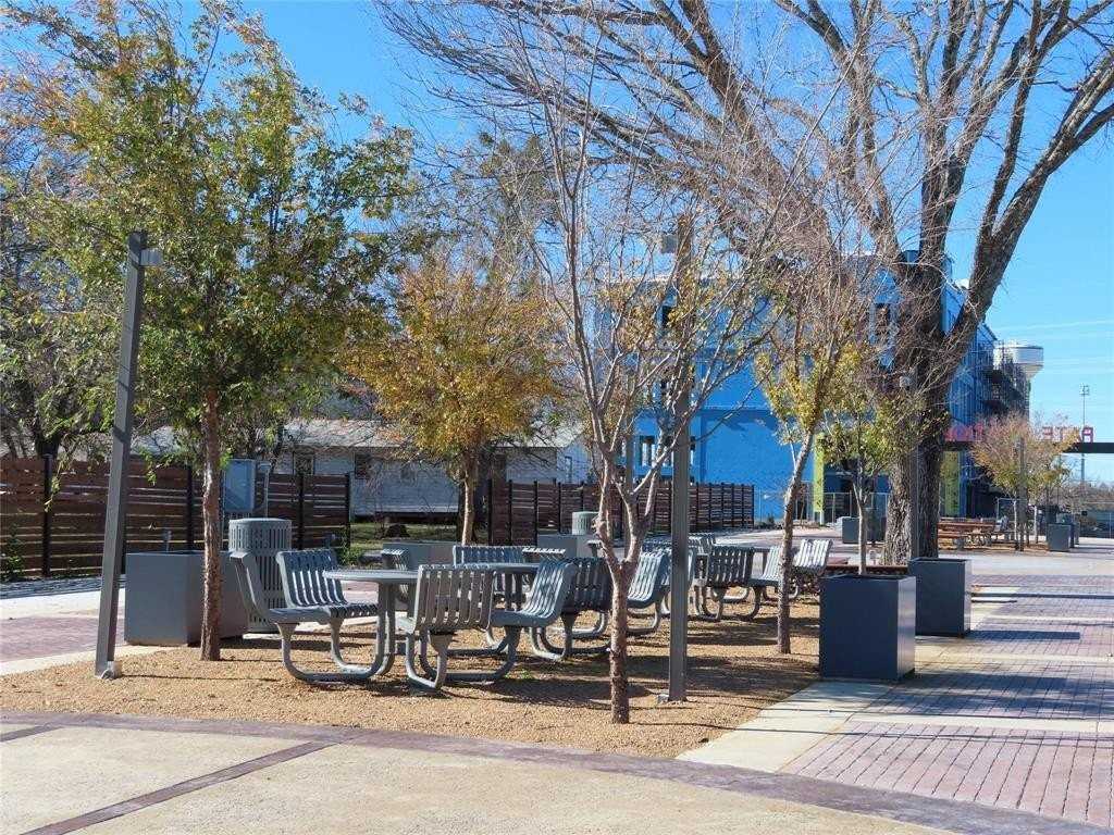 112 E Greenhill Ln - Photo 6 of 9