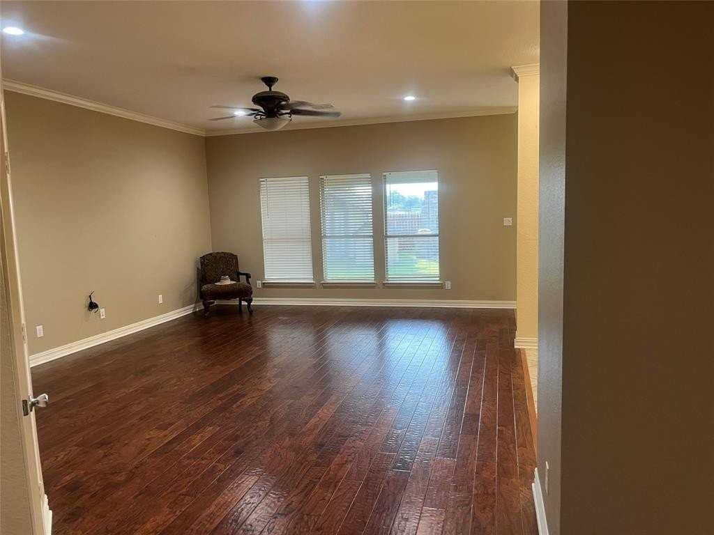 430 Chinaberry Trl - Photo 2 of 27