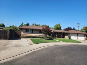 925 Crestwood Dr - Photo 1 of 1