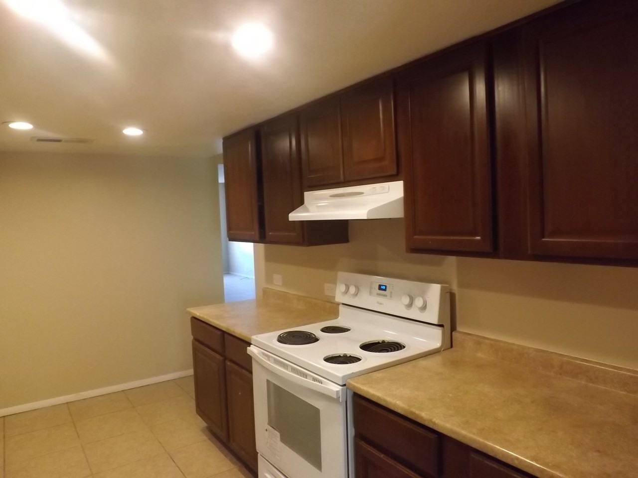 503 East Loyola Drive - Photo 2 of 17