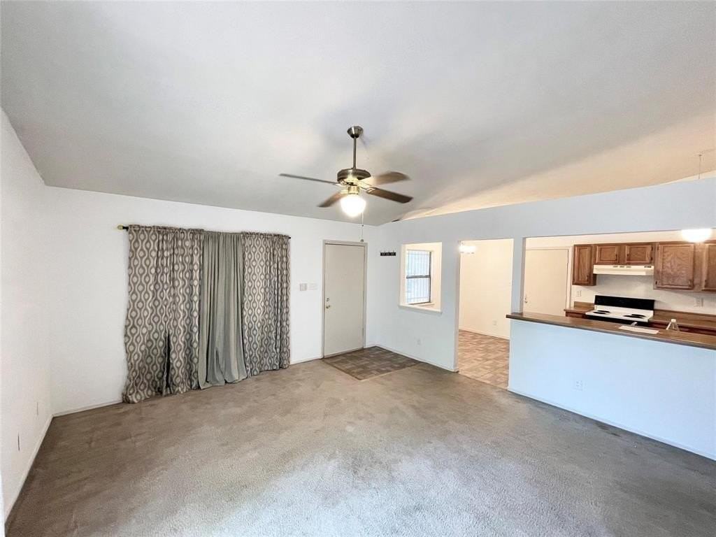 9551 Kerrville St - Photo 3 of 12