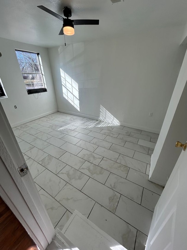 1103 Belew St - Photo 7 of 13