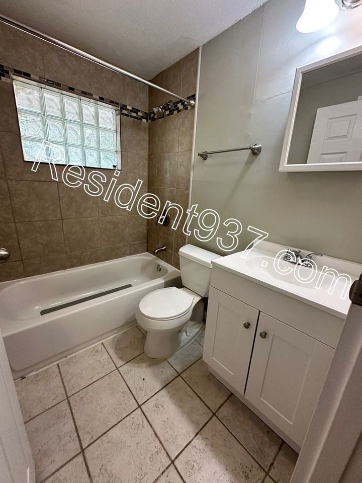 2295 Milesburn Dr - Photo 7 of 15