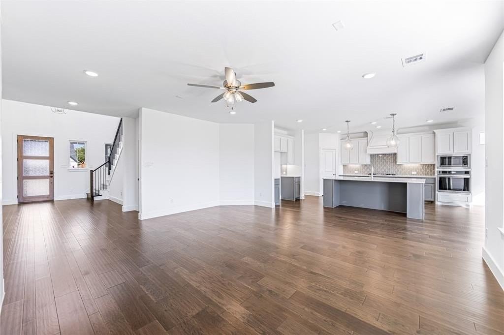 7129 Aves St - Photo 6 of 23